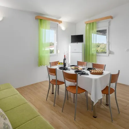 Vikendica Amazing In Tinjan